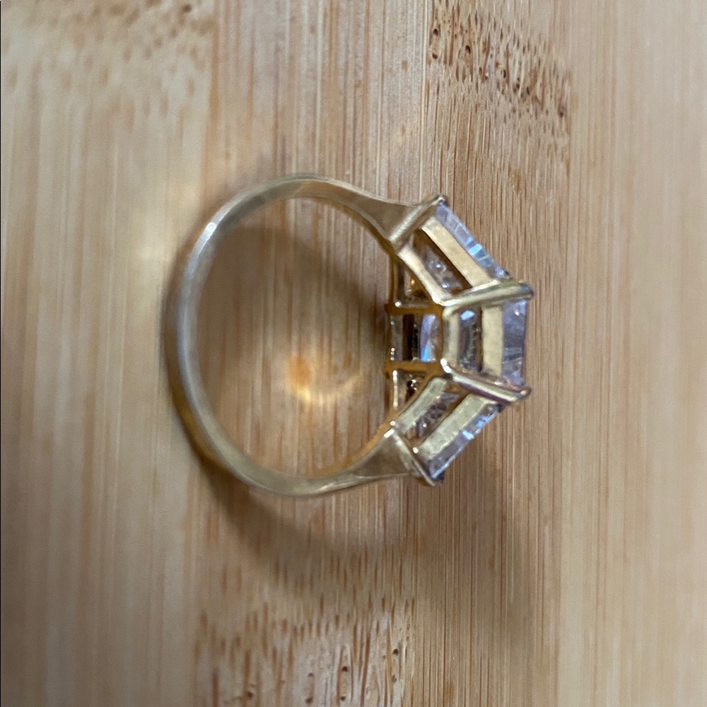 FARRAH FAWCETT VINTAGE COLLECTIBLE THREE CZ RING .925 - LIMITED EDITION JEWELRY - Picture 3 of 3